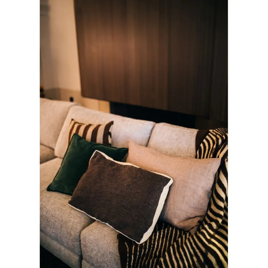 Pomax Coussins-ALPHA BORDERS - coussin - lin / velours - L 60 x W 40 cm - brun