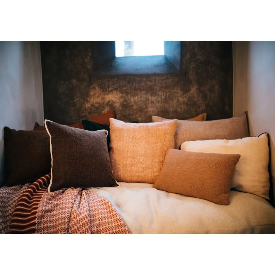 Pomax Coussins-ALPHA BORDERS - coussin - lin / velours - L 60 x W 40 cm - ivoire
