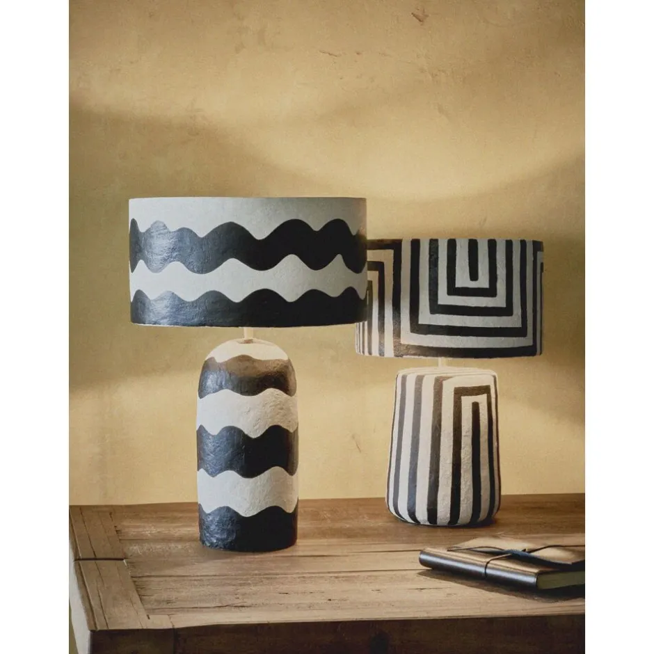 Pomax Lampes De Table-MUNDAKA - lampe de table - papier mâché - DIA 35 x H 52 cm - noir/blanc